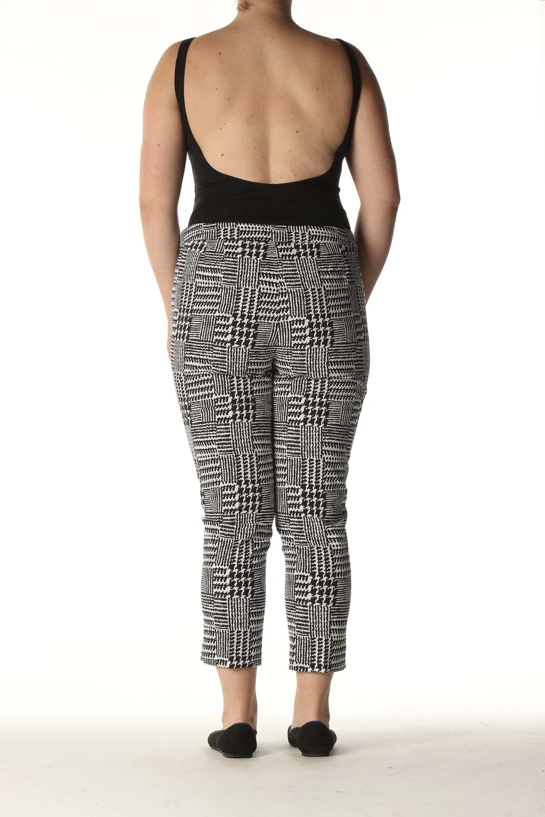 Black Houndstooth Casual Capri Pants