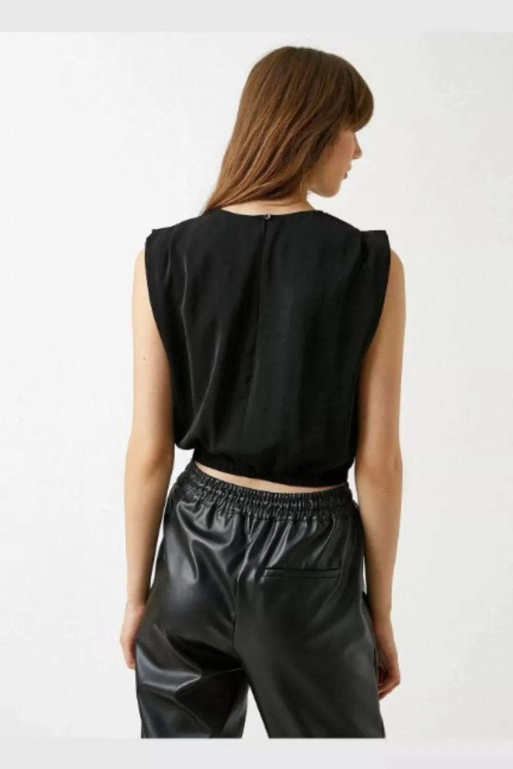 Black Sleeveless Relaxed Top