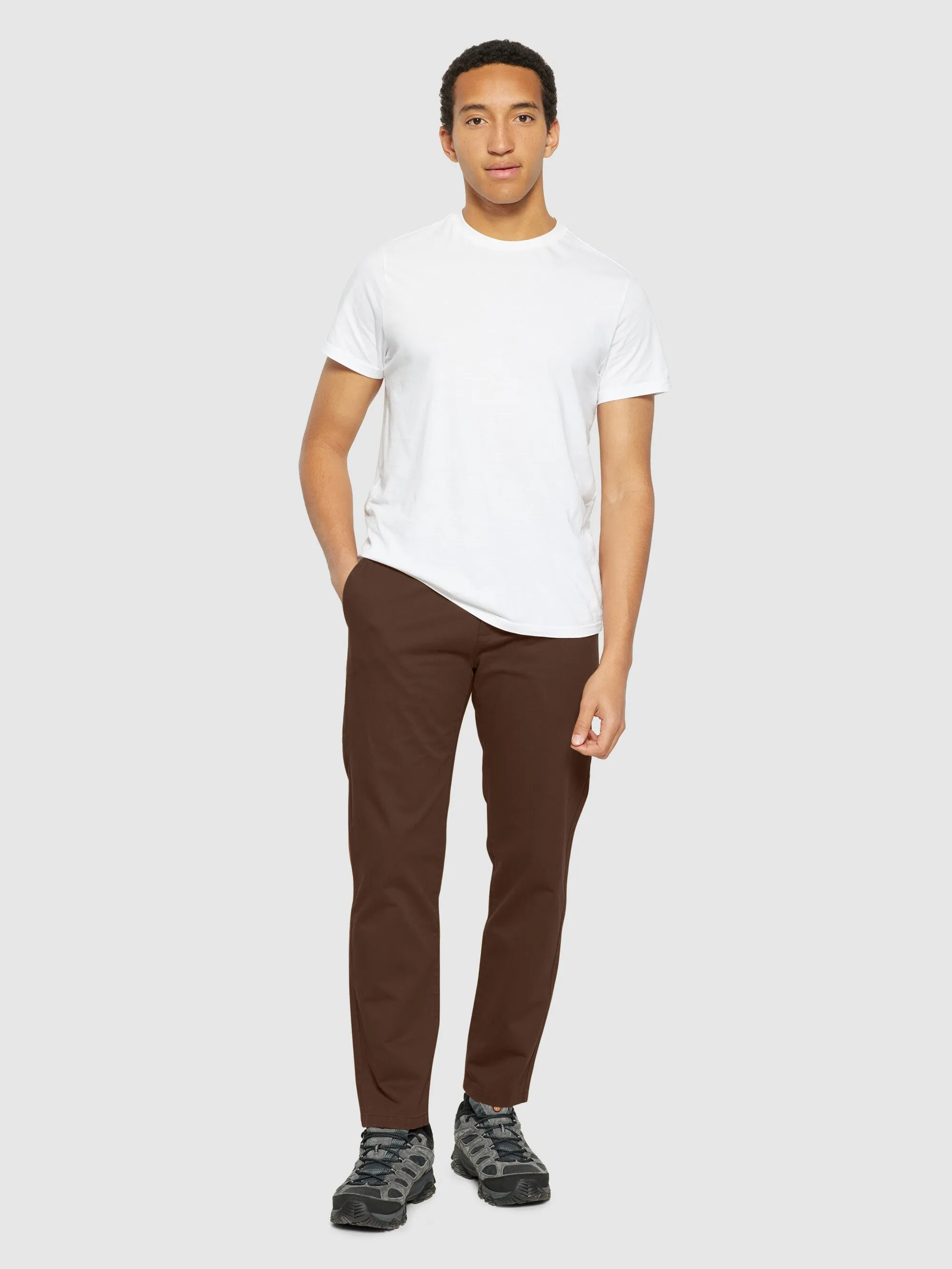 CHUCK regular twill chino pants - Demitasse (brown)