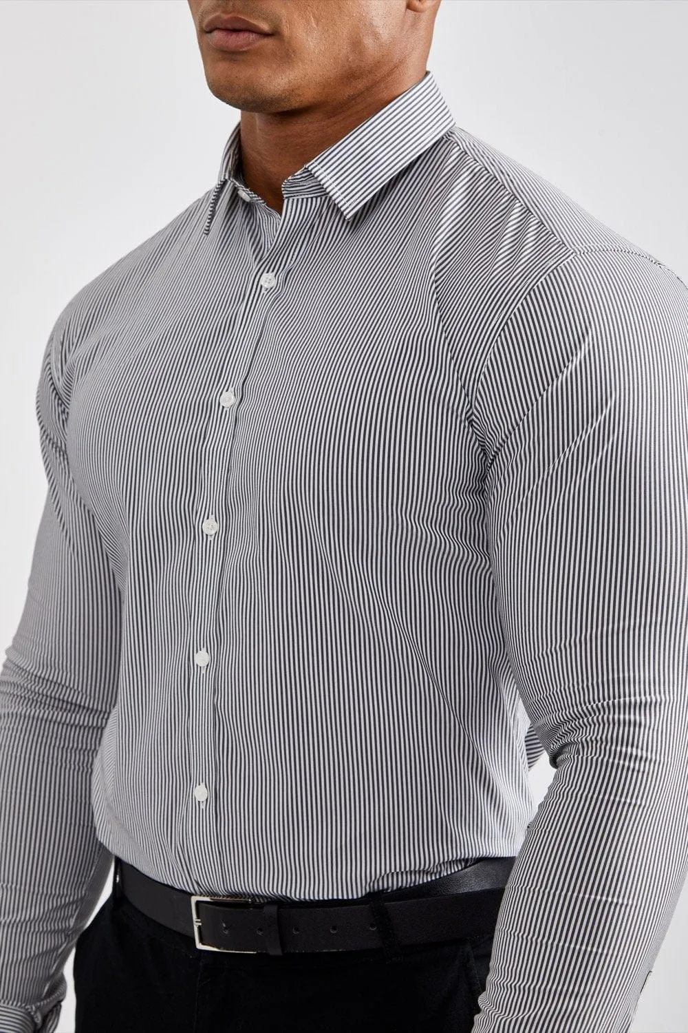 Essential Business Shirt in Striped Black