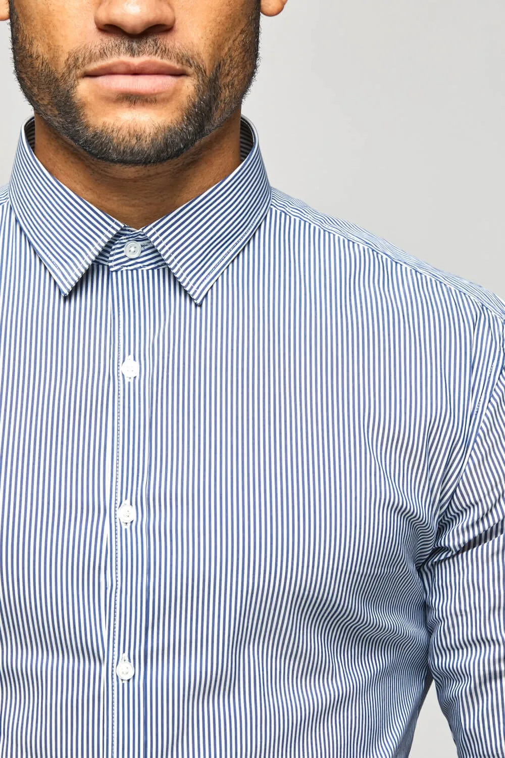 Essential Business Shirt in Striped Navy