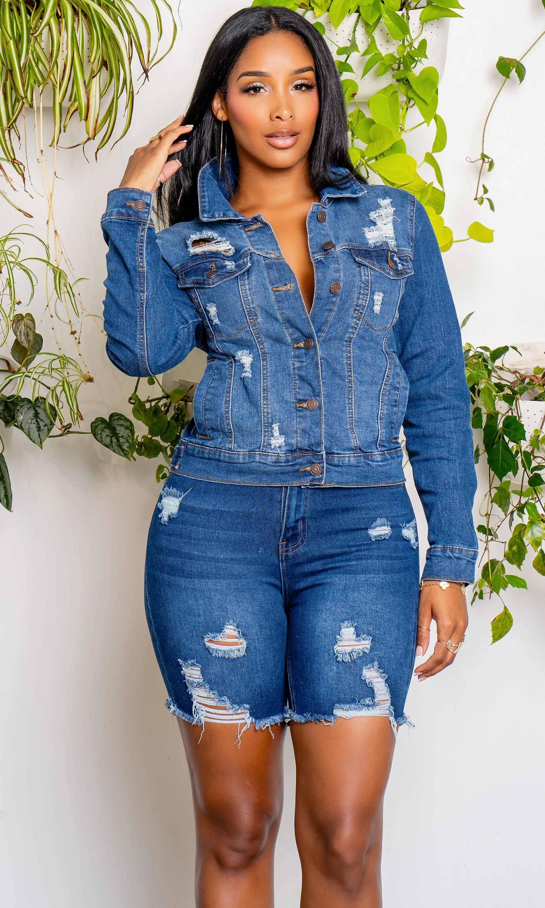 Fashionista 2 | Distressed Denim Jacket - Medium Blue