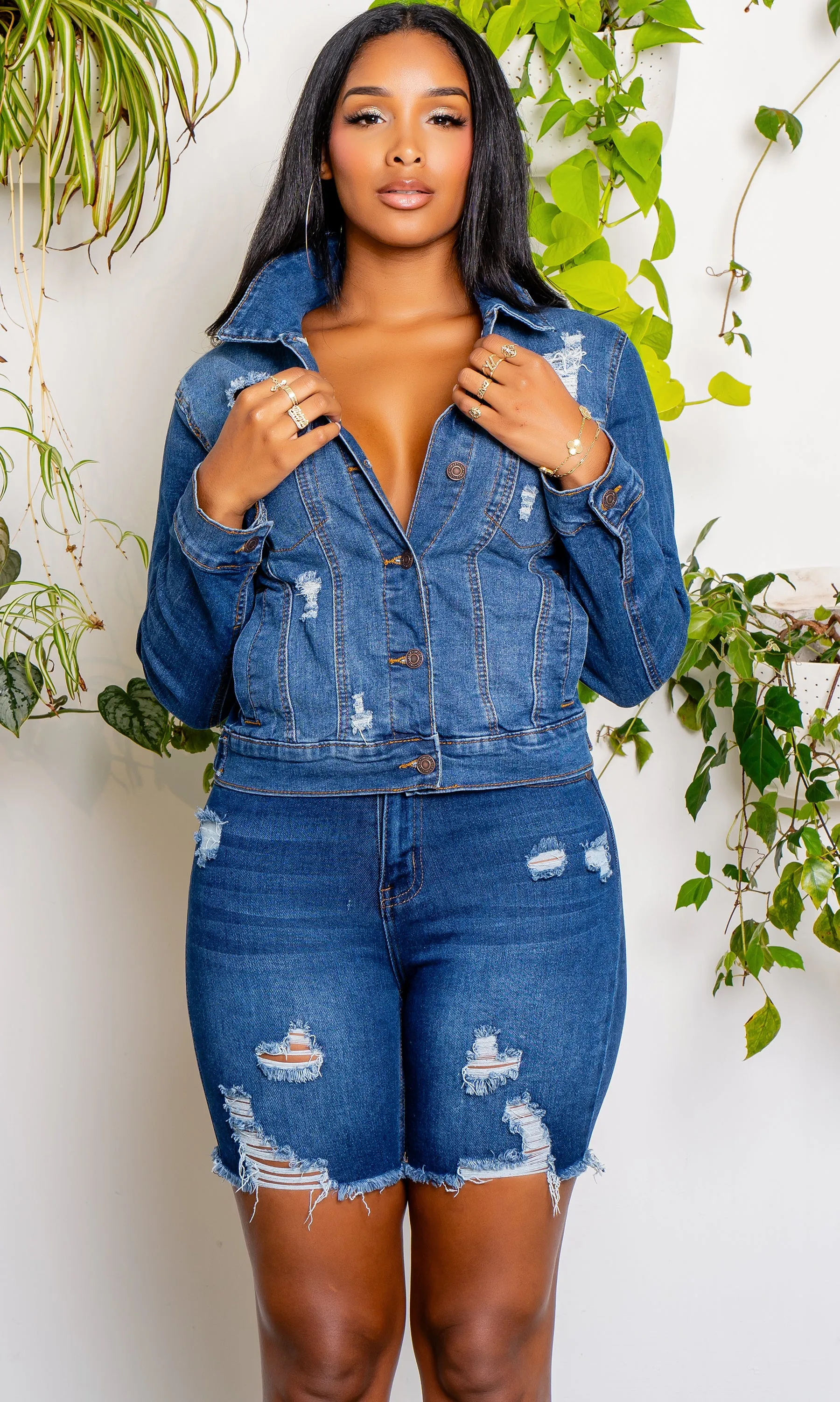 Fashionista 2 | Distressed Denim Jacket - Medium Blue