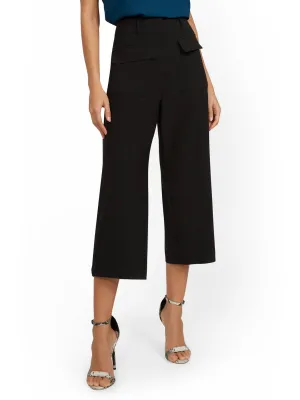 Patch Pocket Wide-Leg Capri Pant