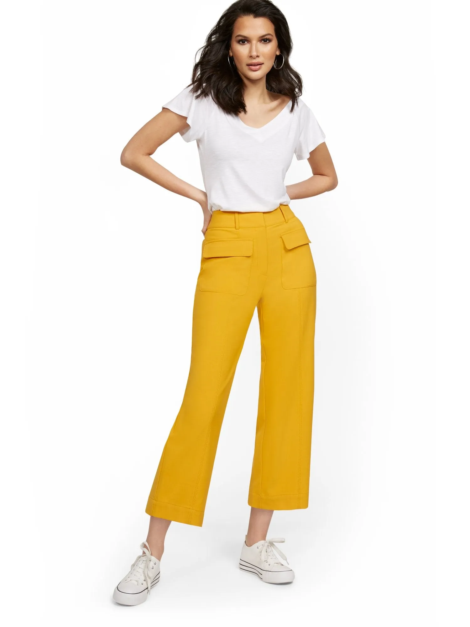 Patch Pocket Wide-Leg Capri Pant