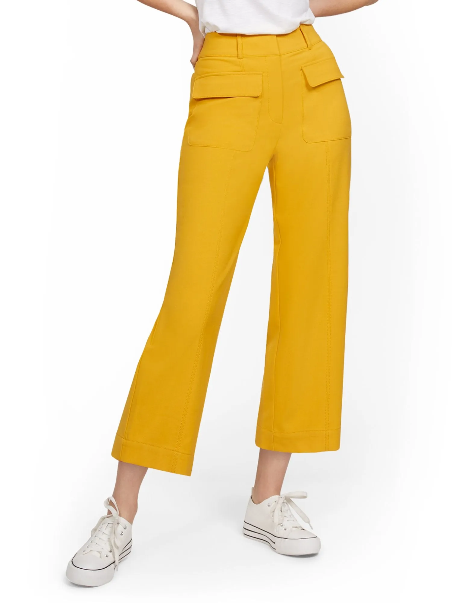 Patch Pocket Wide-Leg Capri Pant