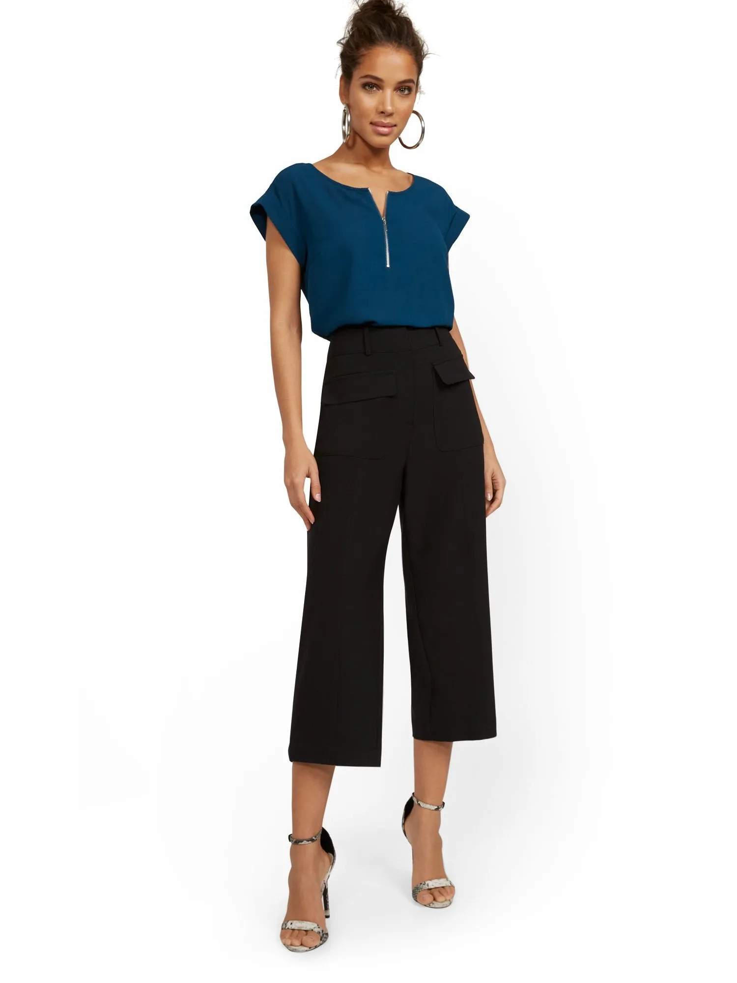 Patch Pocket Wide-Leg Capri Pant