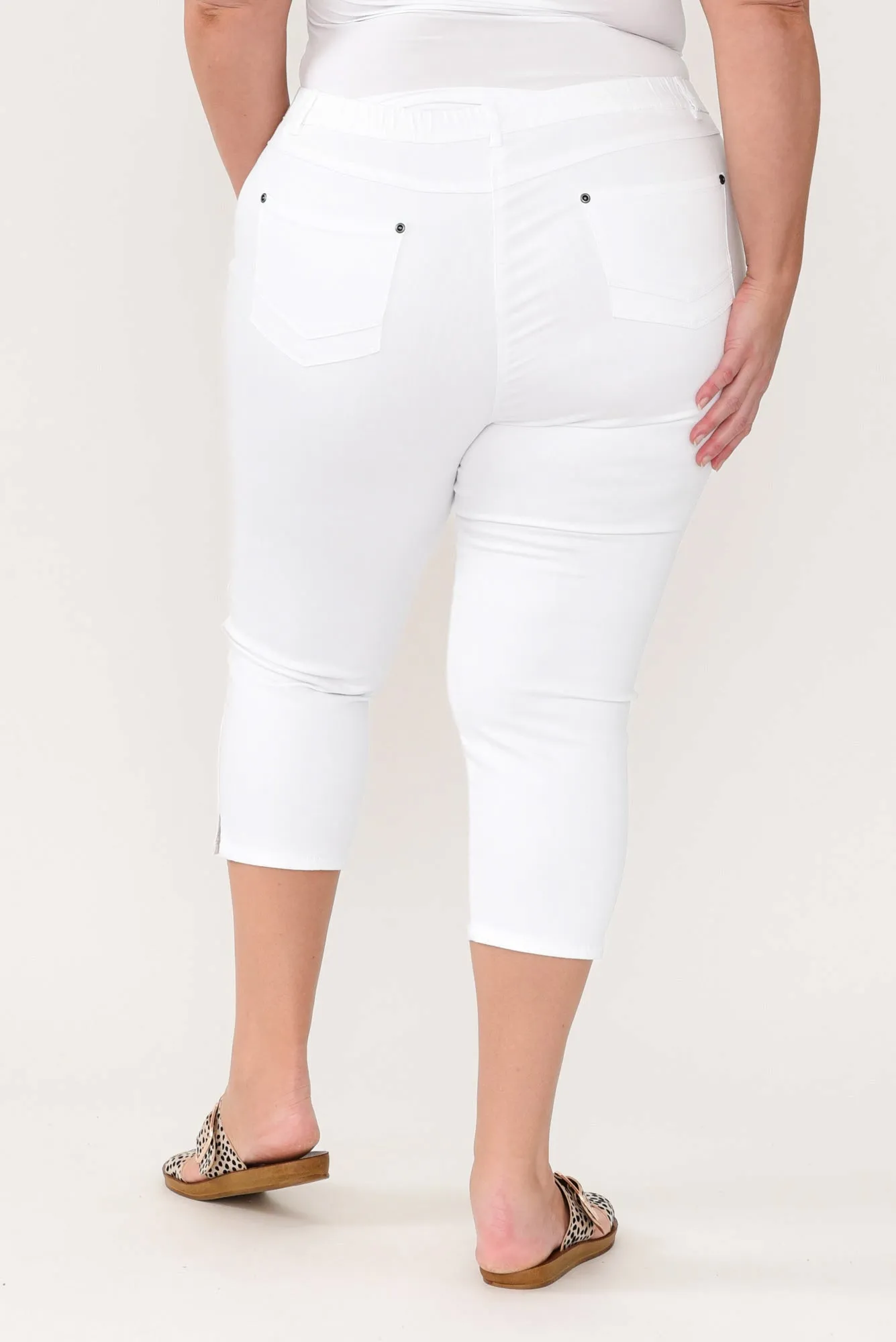 Reed White Stretch Cotton Capri Pants