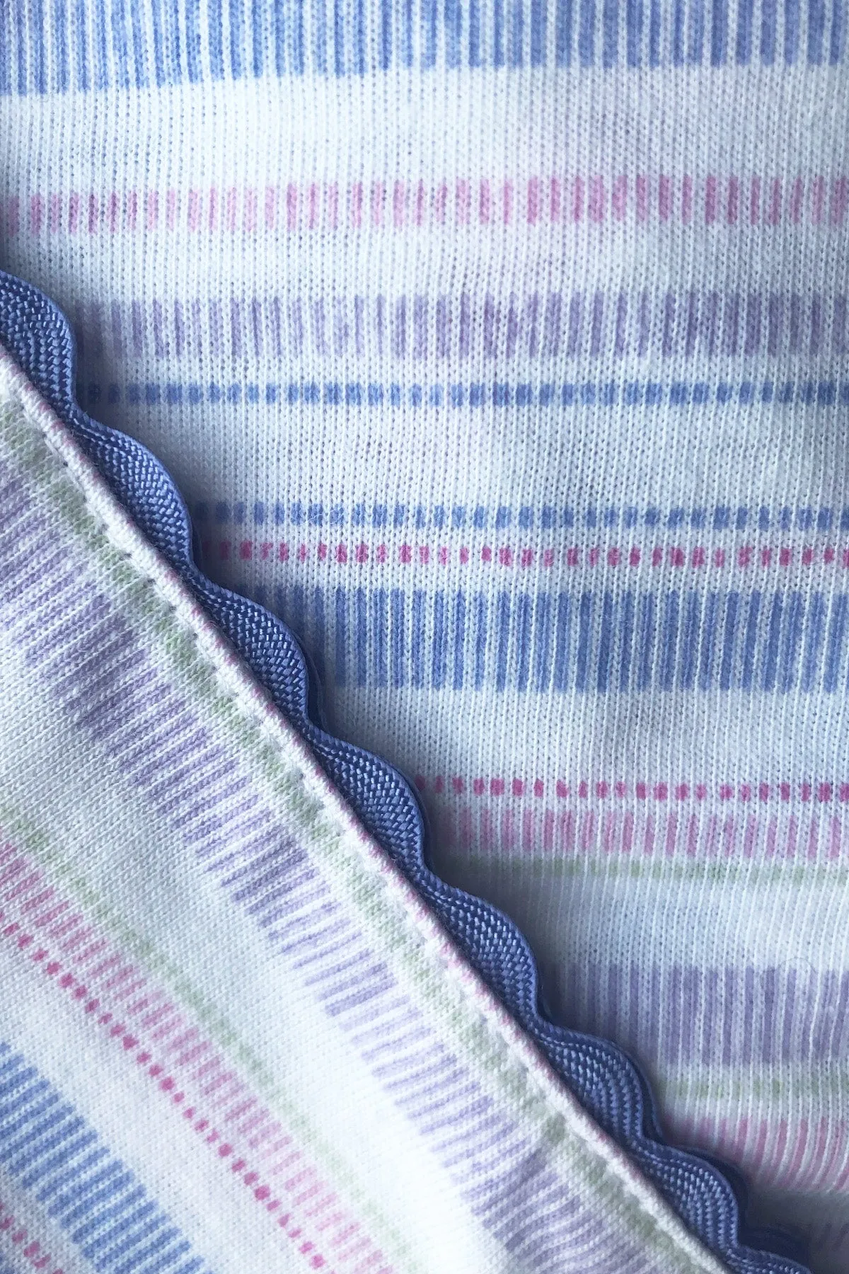 Sketchy Stripe  Print Easy-Care Capri Pyjama