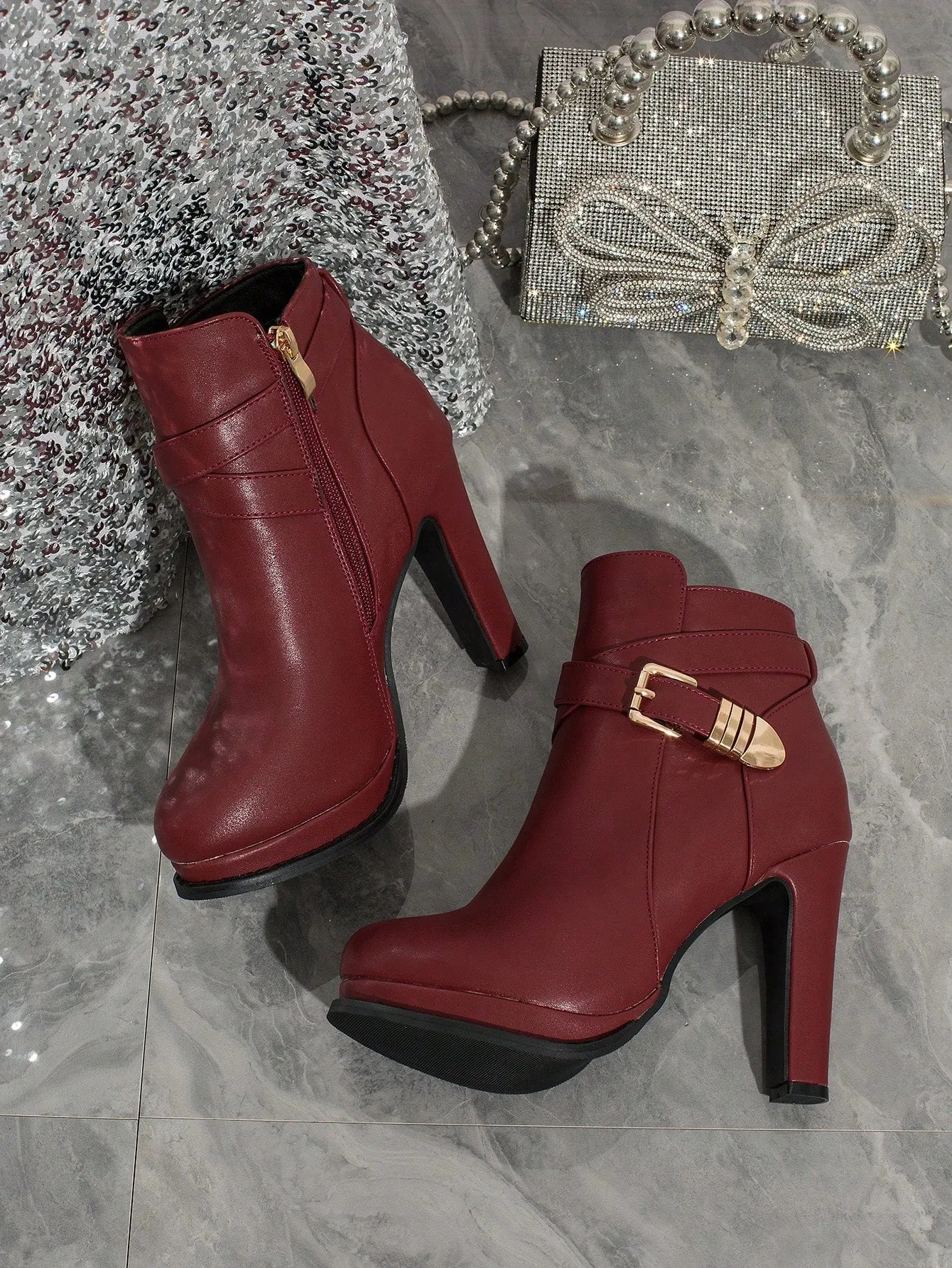 Solid Color Women's Fashionable Boots with Buckle Decoration