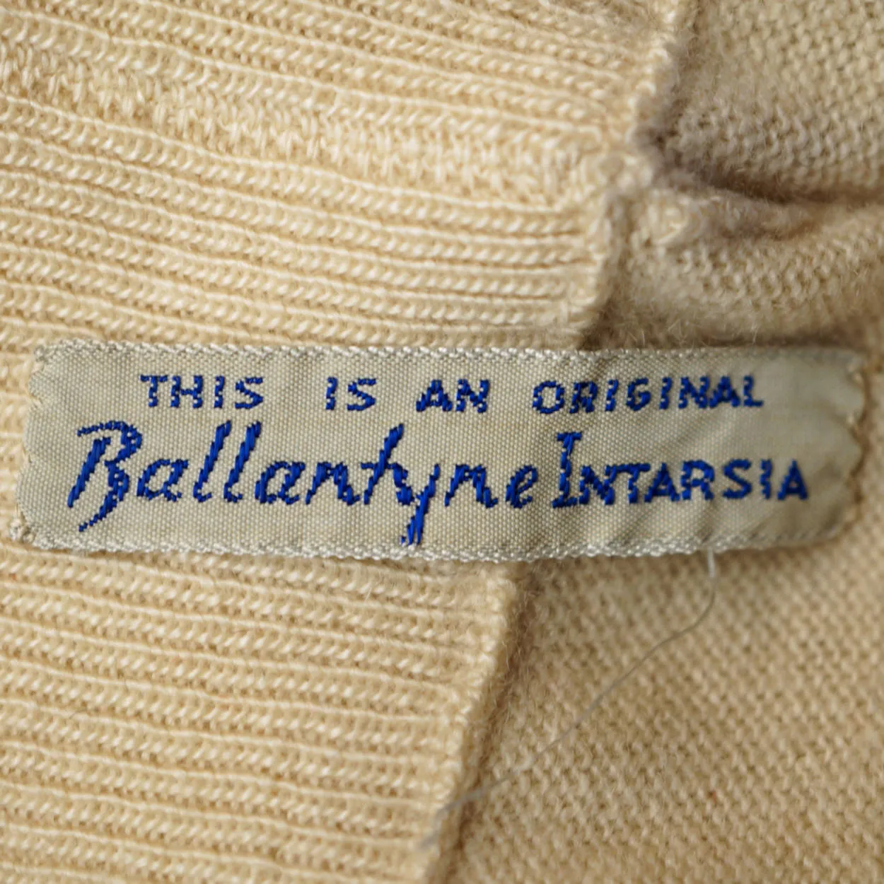 Vintage 1960s Ballantyne Scottish Cashmere Intarsia Sweater Beige Size M 36