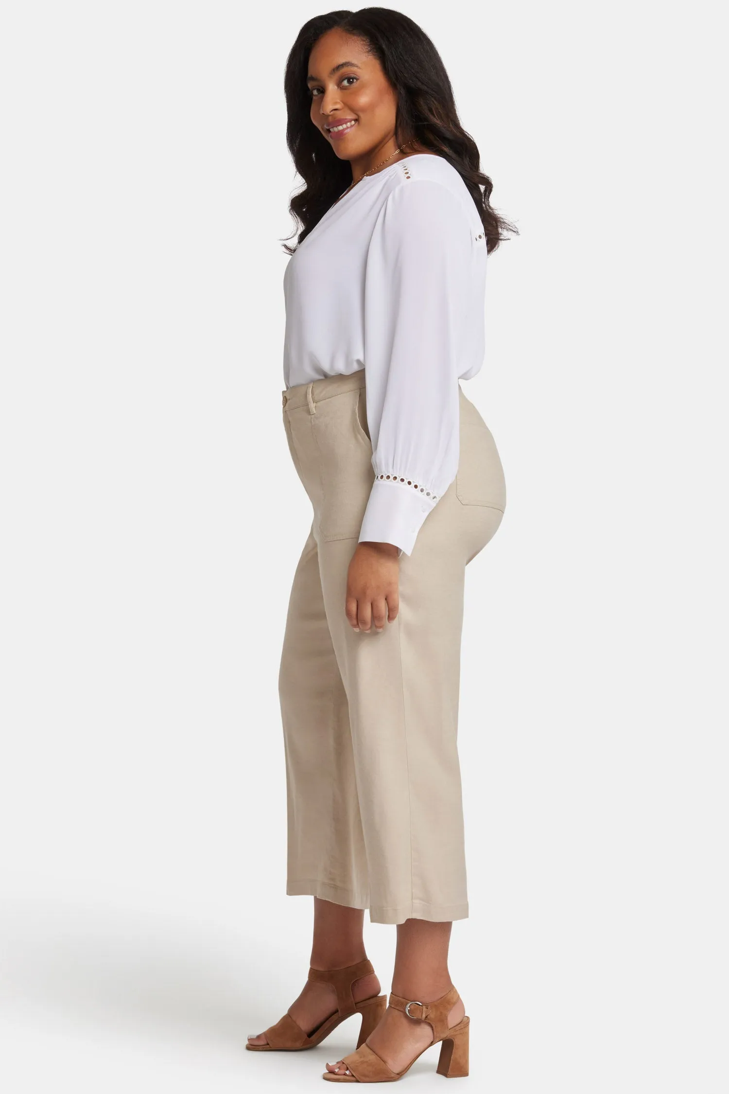 Wide Leg Cargo Capri Pants In Plus Size - Feather