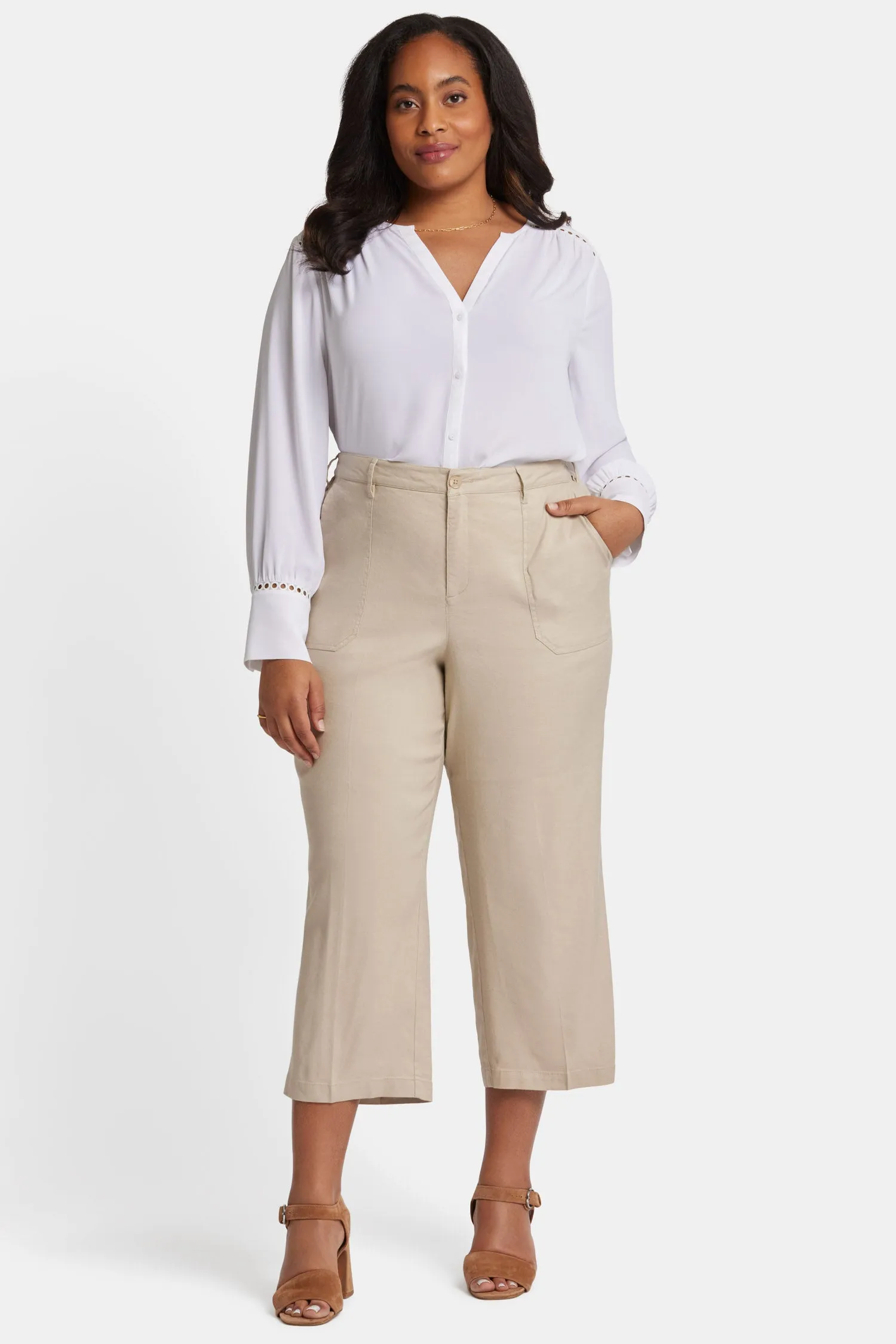 Wide Leg Cargo Capri Pants In Plus Size - Feather