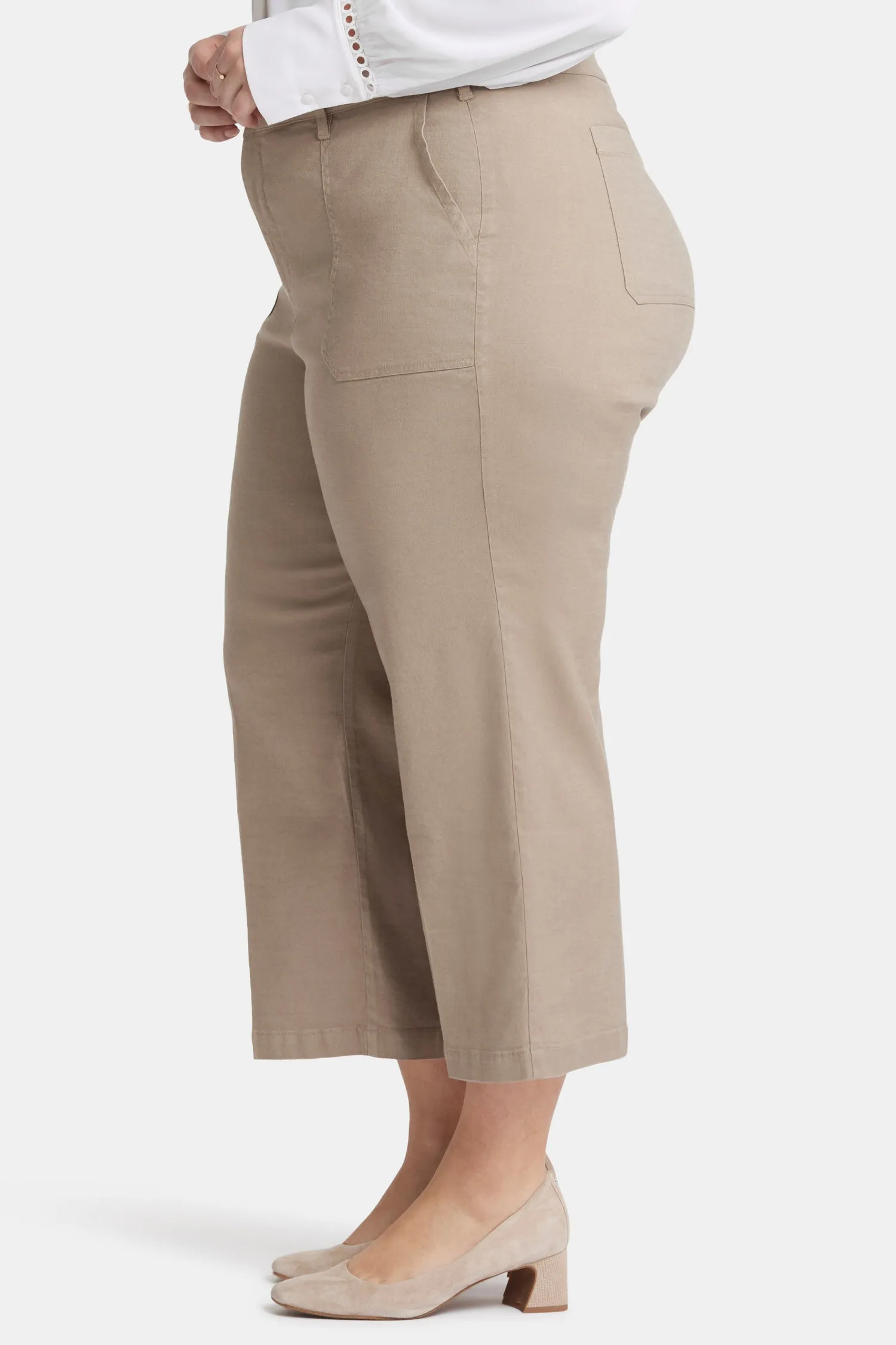 Wide Leg Cargo Capri Pants In Plus Size - Saddlewood